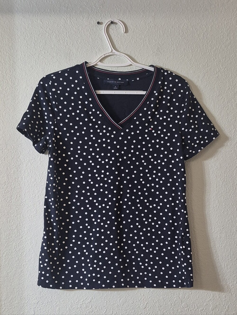 Tommy Hilfiger Navy Polka Dot V‑Neck Tee with Contrast Trim